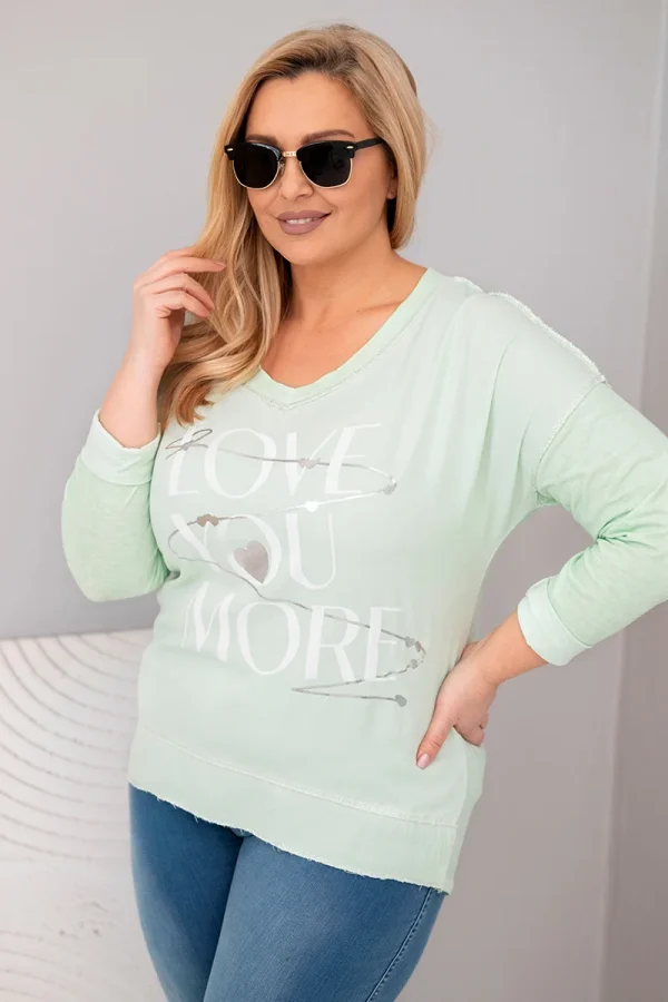 Bluzka damska Plus Size przecierana z napisem Love You More miętowa