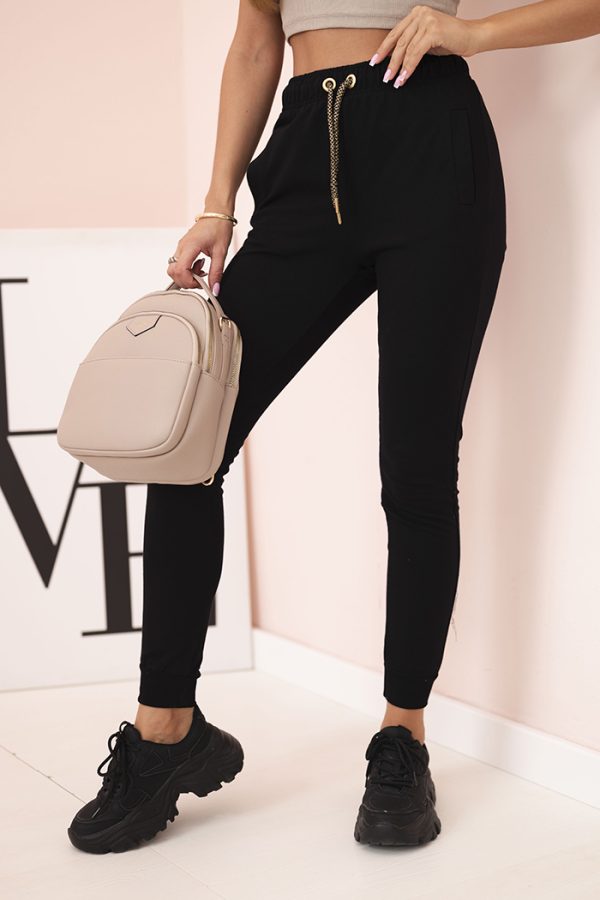 Spodnie dresowe damskie z kieszeniami i wiązaniem w pasie czarne